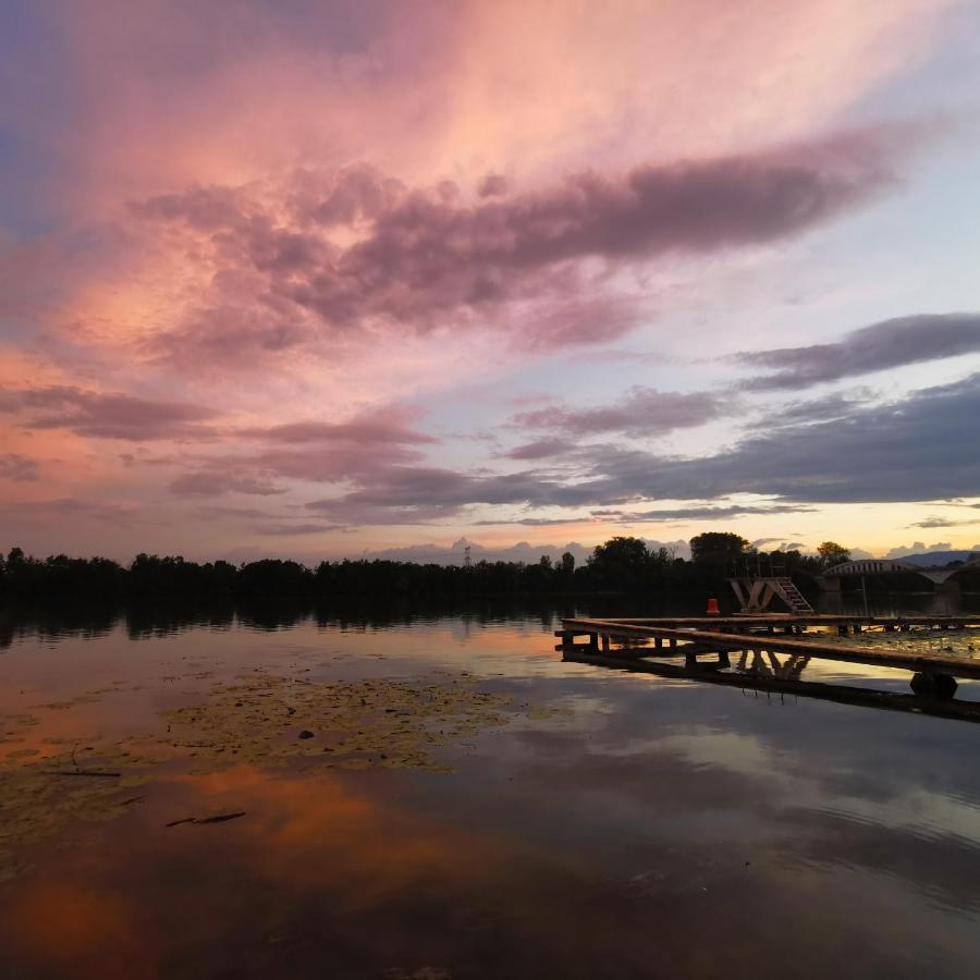 Camping De Thoissey *** Luaran gambar