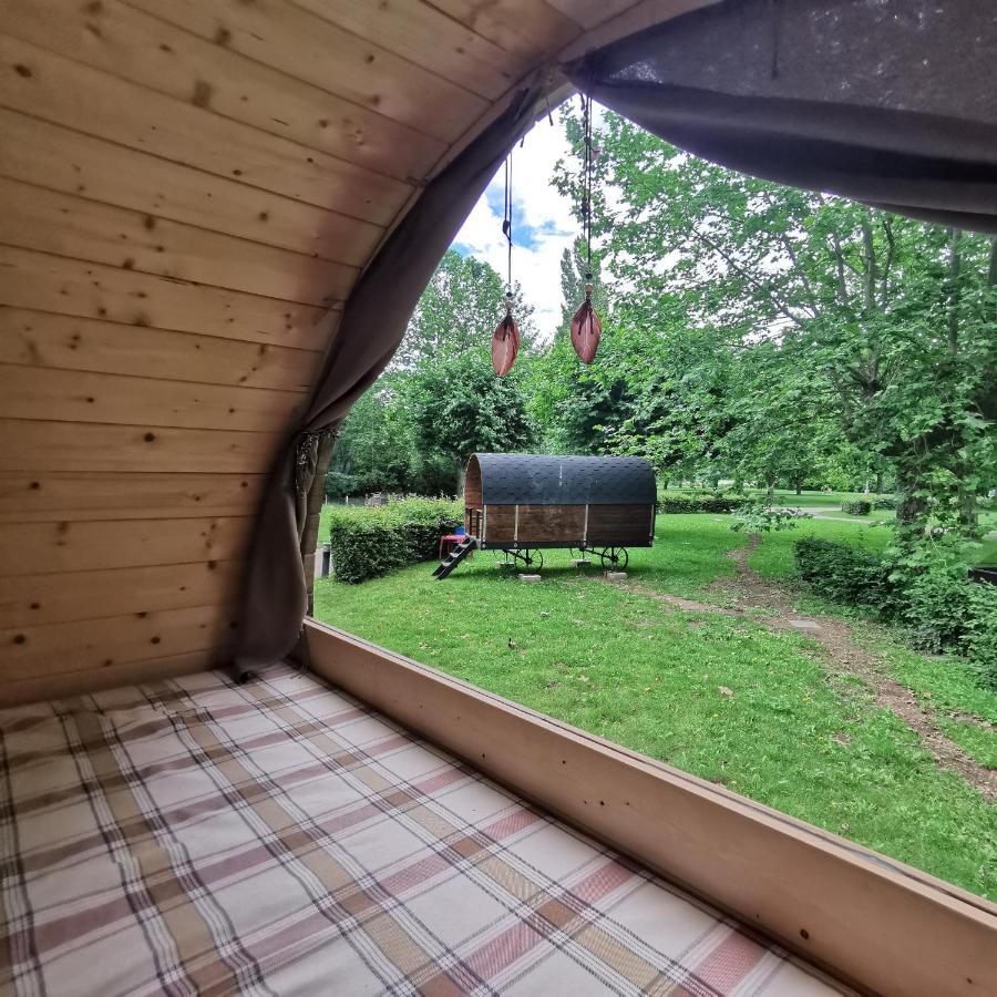 Camping De Thoissey *** Luaran gambar