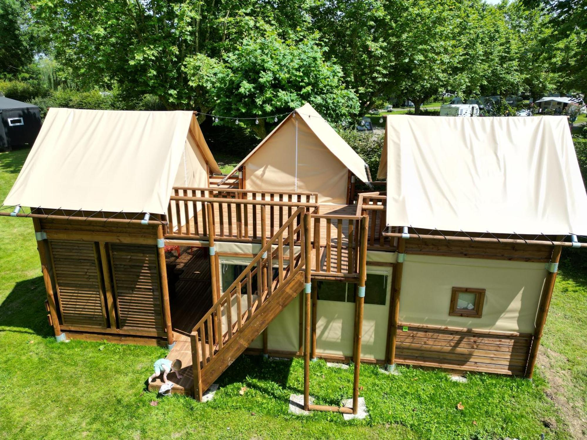 Camping De Thoissey *** Luaran gambar