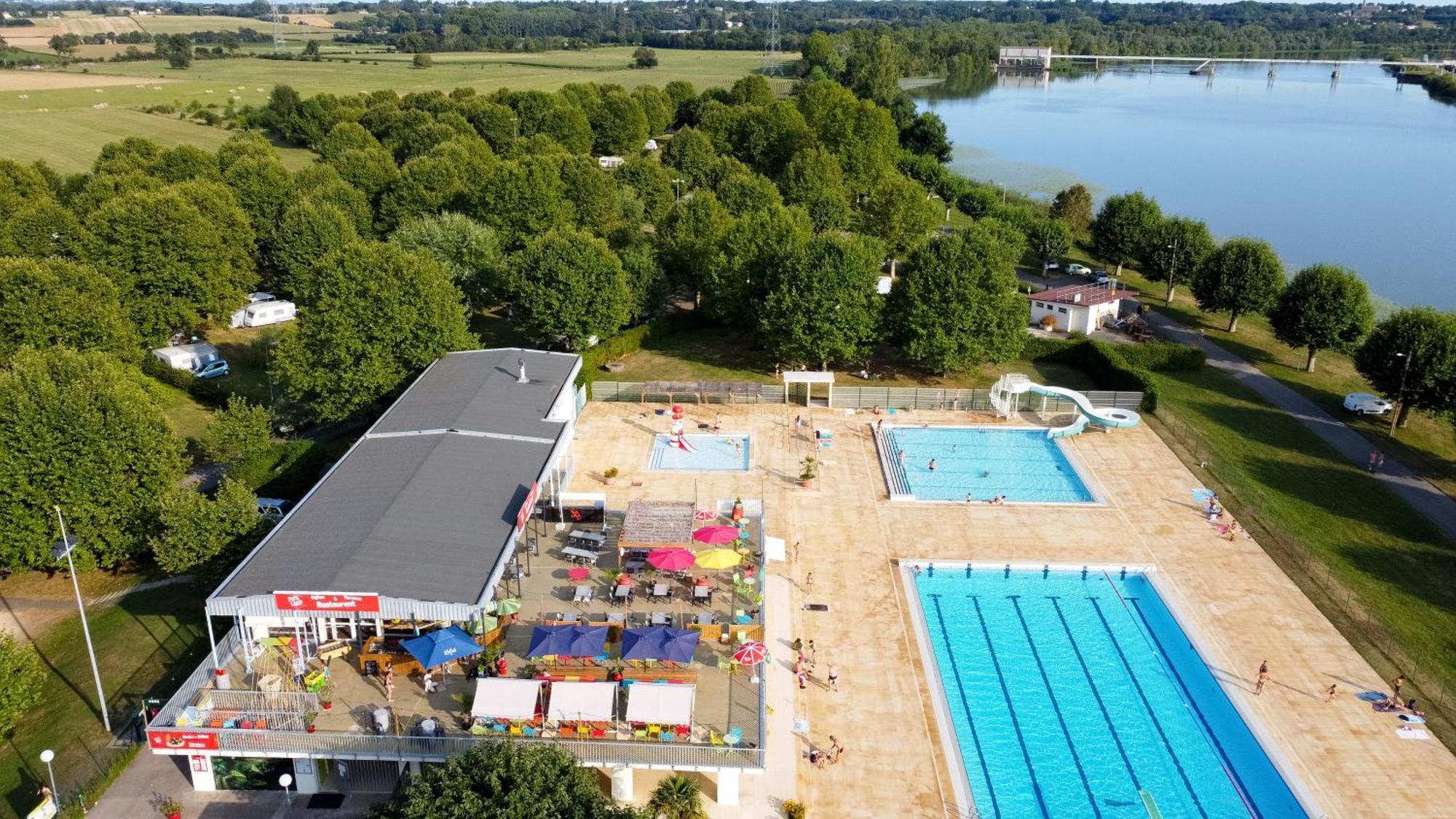 Camping De Thoissey *** Luaran gambar