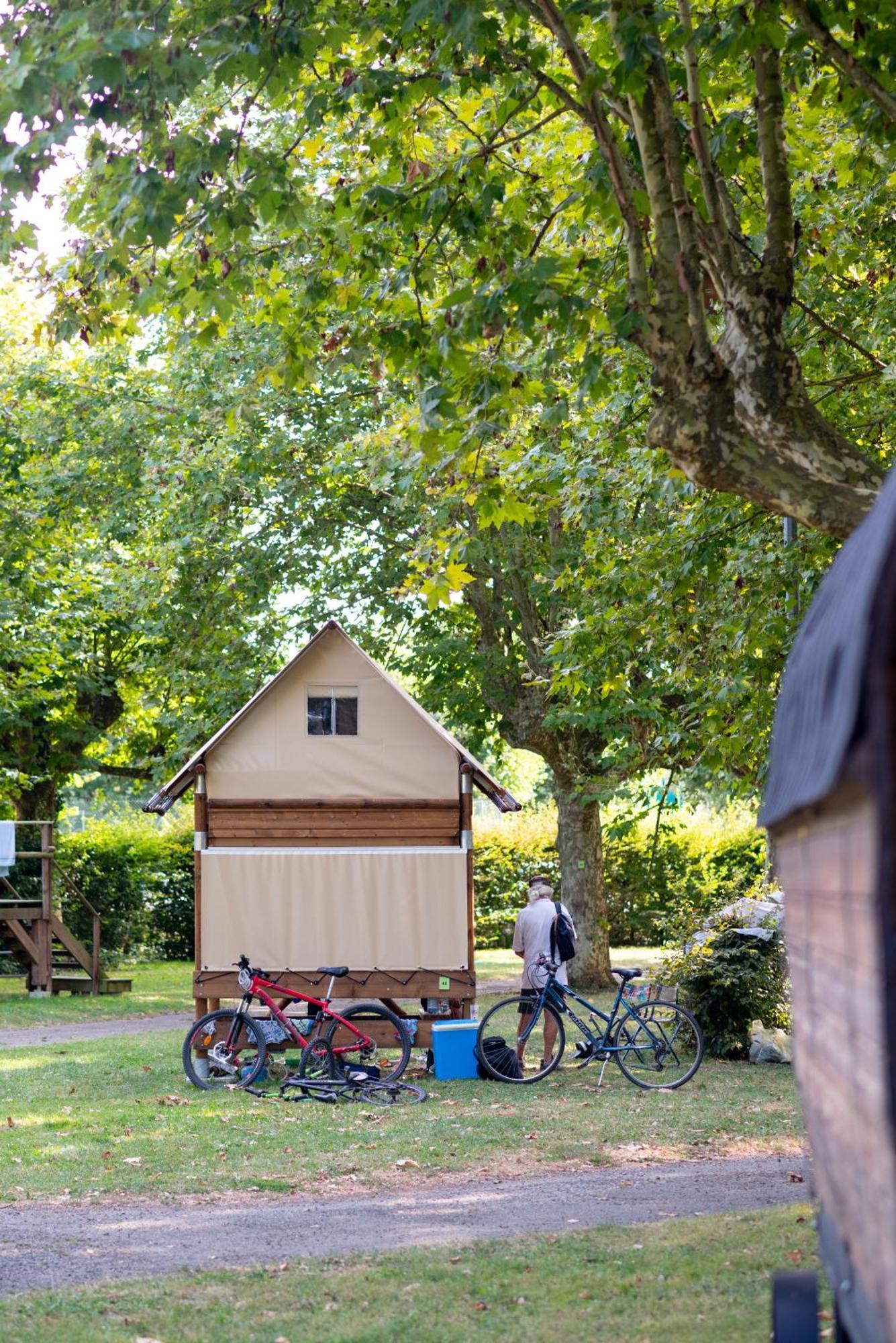 Camping De Thoissey *** Luaran gambar