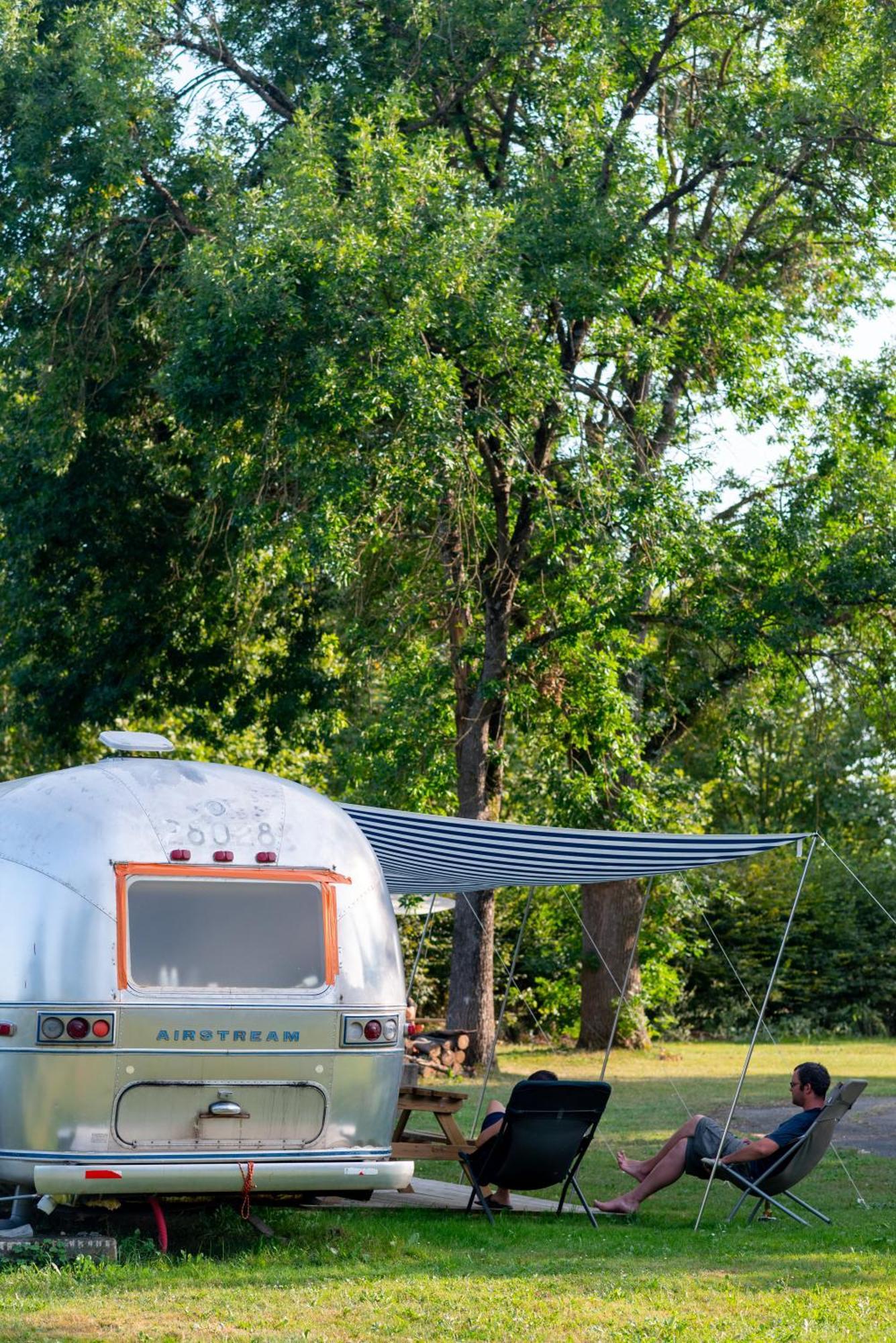 Camping De Thoissey *** Luaran gambar