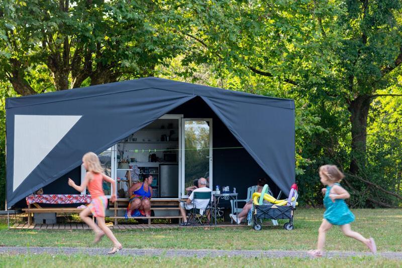 Camping De Thoissey *** Luaran gambar